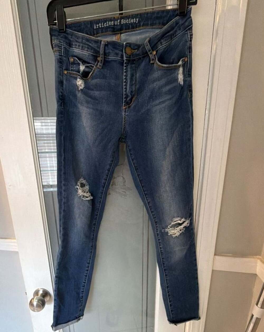 Articles of Society Women's Distressed Stretch Skinny Blue Jeans